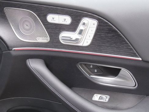 Certified 2025 Mercedes-Benz GLS 450 4MATIC image 23