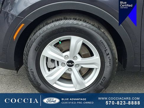 Used 2025 Kia Sorento LX FWD image 8