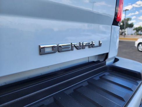 Used 2017 GMC Sierra 2500 Denali w/ Duramax Plus Package AWD/4WD image 17