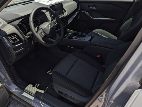 New 2026 Nissan Rogue SV FWD image 9