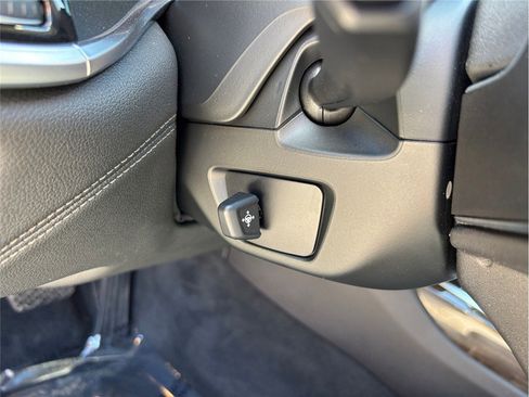 Used 2019 BMW 740i image 21