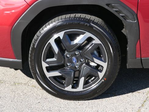 Certified 2025 Subaru Forester Limited image 9