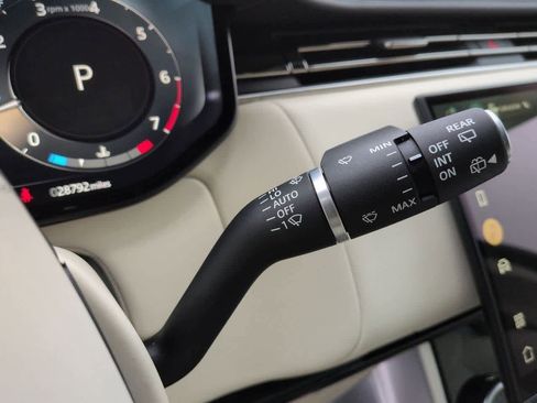 Used 2023 Land Rover Range Rover SE image 27