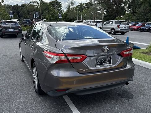 Used 2018 Toyota Camry L image 14
