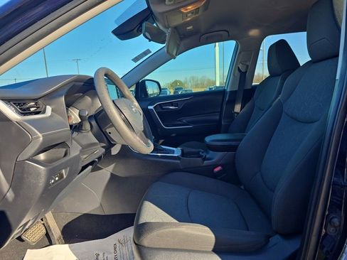 Used 2021 Toyota RAV4 XLE image 5