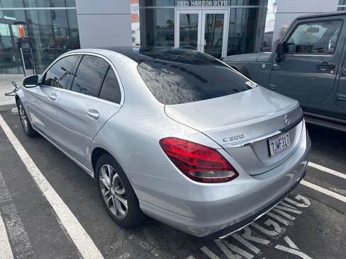 Used 2015 Mercedes-Benz C 300 4MATIC Sedan image 2
