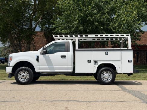 Used 2022 Ford F250 XL w/ Power Equipment Group AWD/4WD image 3