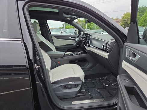 Certified 2026 Volkswagen Atlas Cross Sport SEL Premium R-Line AWD/4WD image 26
