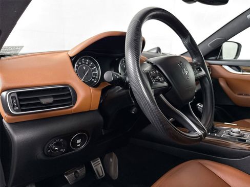 Used 2022 Maserati Levante GT image 13
