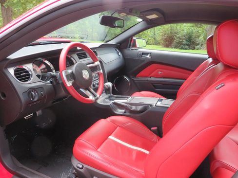 Used 2011 Ford Mustang GT Premium w/ GT Coupe Accessory Pkg 5 image 9