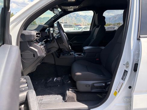 Used 2025 Toyota 4Runner 4WD image 11