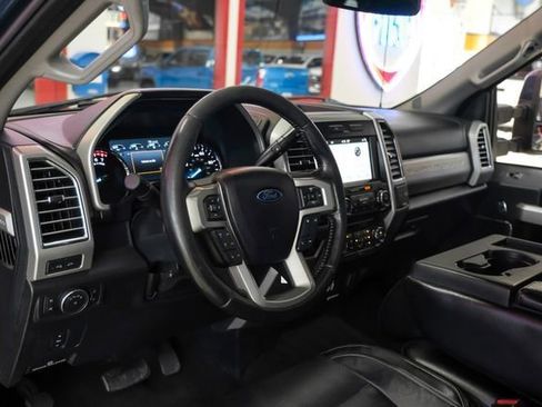 Used 2017 Ford F250 Lariat RWD image 5
