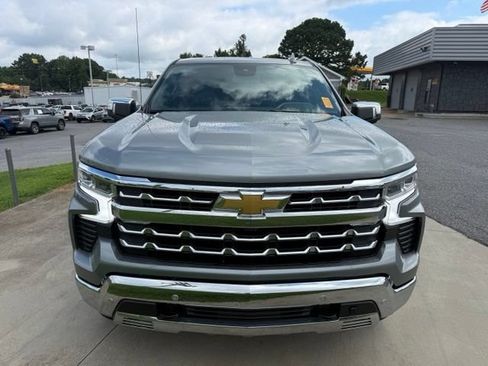 Used 2025 Chevrolet Silverado 1500 LTZ w/ LTZ Premium Package AWD/4WD image 3
