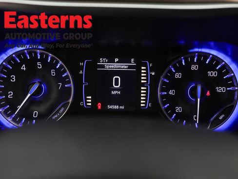 Used 2023 Chrysler Voyager LX image 18