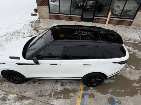 Used 2018 Land Rover Range Rover Velar R-Dynamic SE image 11