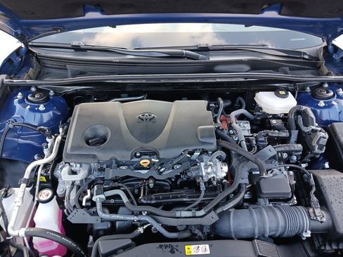 Used 2025 Toyota Camry SE FWD image 14