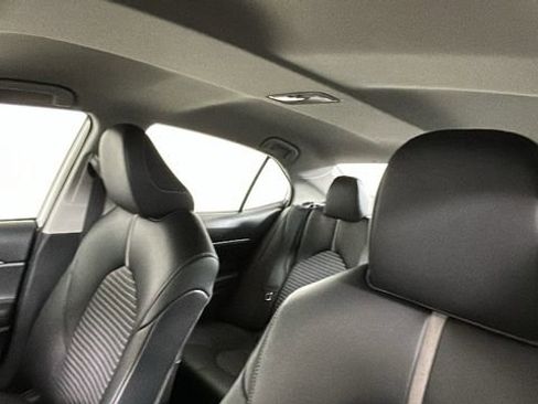 Used 2024 Toyota Camry SE FWD image 13