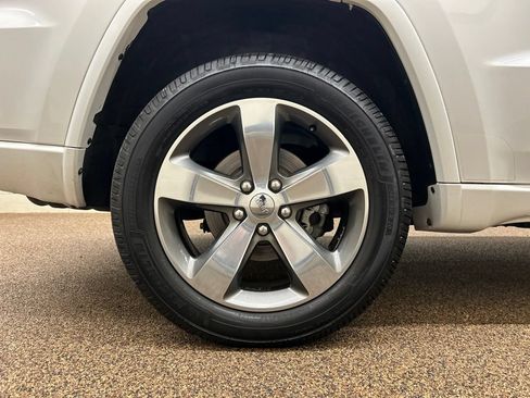 Used 2016 Jeep Grand Cherokee Overland AWD/4WD image 27