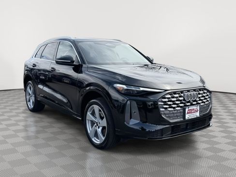 Used 2025 Audi Q5 Premium Plus w/ Premium Plus image 3