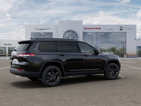 New 2025 Jeep Grand Cherokee L Limited w/ Black Appearance Package AWD/4WD image 4
