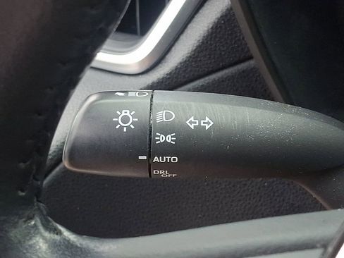 Used 2023 Toyota Corolla Cross LE AWD/4WD image 23