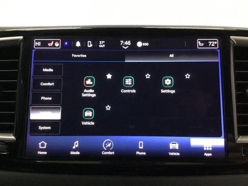 Used 2023 Chrysler Pacifica Touring-L image 30