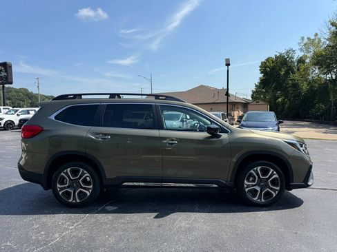 Used 2025 Subaru Ascent Touring AWD/4WD image 7