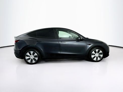 Used 2024 Tesla Model Y Long Range AWD/4WD image 10