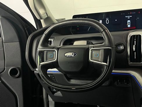 Used 2025 Ford Expedition Platinum AWD/4WD image 15
