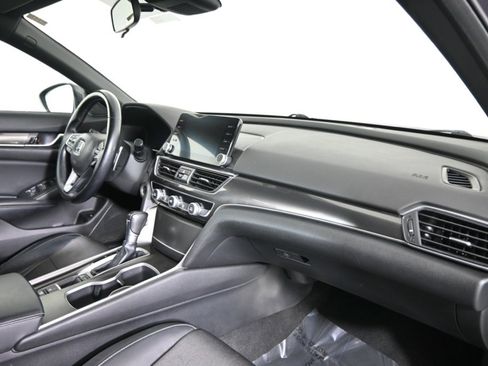 Used 2018 Honda Accord Sport image 19