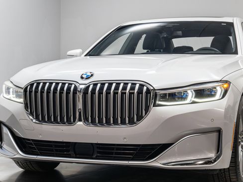 Used 2020 BMW 750i xDrive image 73