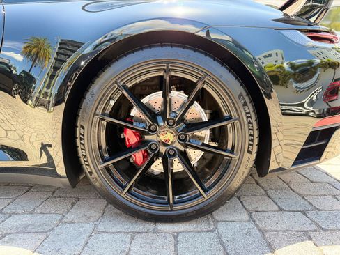 Used 2021 Porsche 911 Carrera 4 AWD/4WD image 25