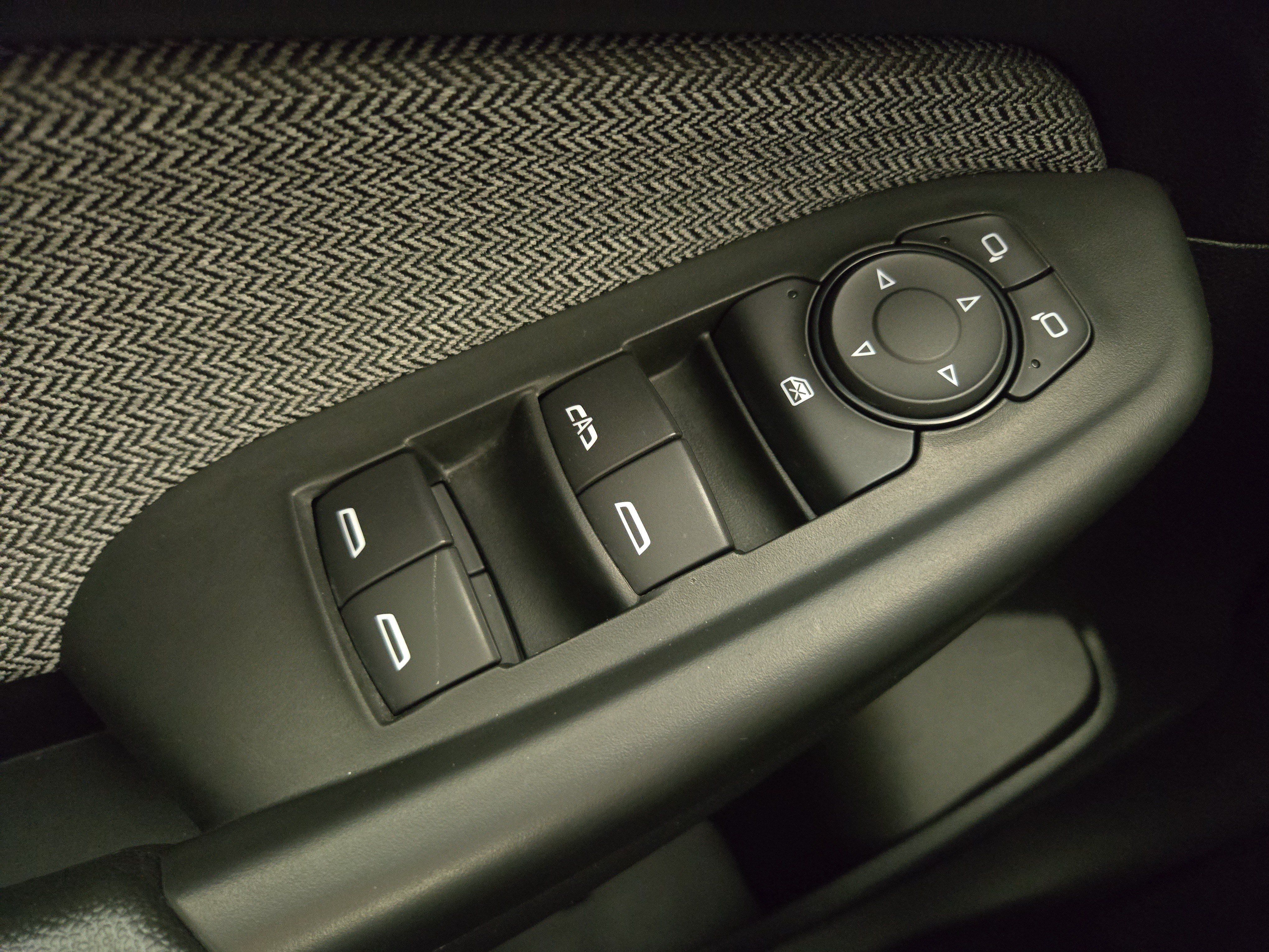 Used 2025 Chevrolet TrailBlazer LT FWD image 25