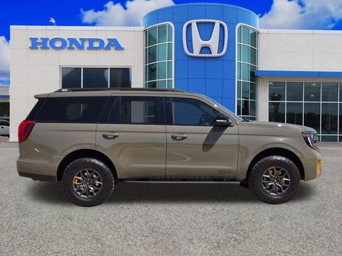 Used 2026 Ford Expedition Tremor AWD/4WD image 2