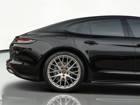 Used 2022 Porsche Panamera 4 Platinum Edition image 65