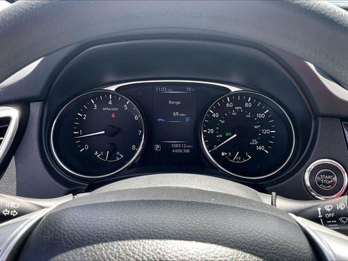 Used 2015 Nissan Rogue SV AWD/4WD image 14