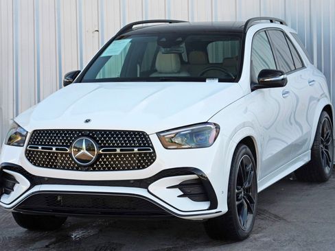 Used 2025 Mercedes-Benz GLE 580 4MATIC w/ Driver Assistance Package image 55