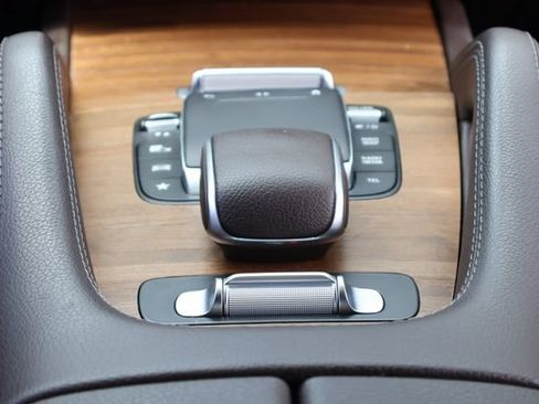 Used 2022 Mercedes-Benz GLS 450 4MATIC image 22