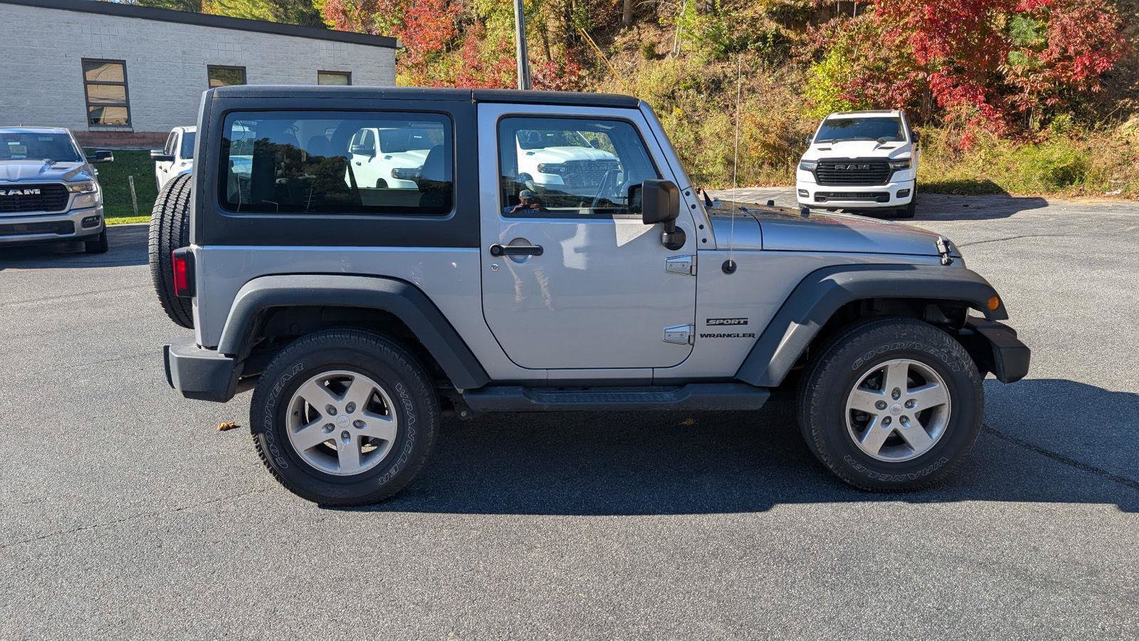 Used 2015 Jeep Wrangler Sport w/ Quick Order Package 24S AWD/4WD image 2