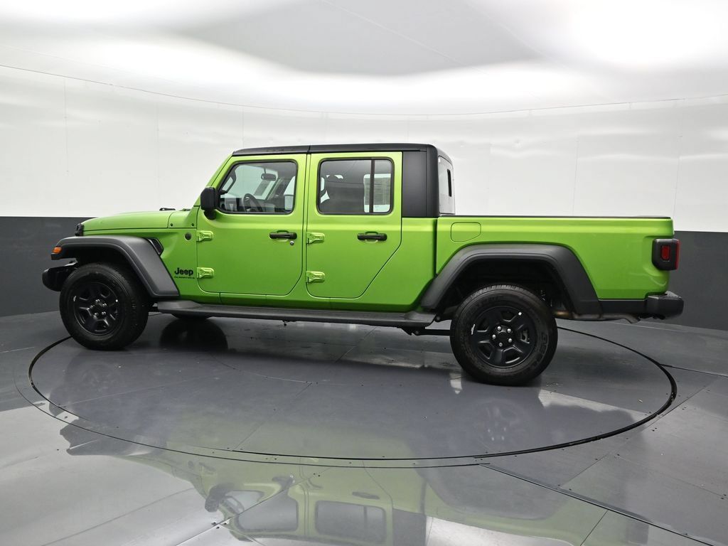 Used 2025 Jeep Gladiator Sport AWD/4WD image 2