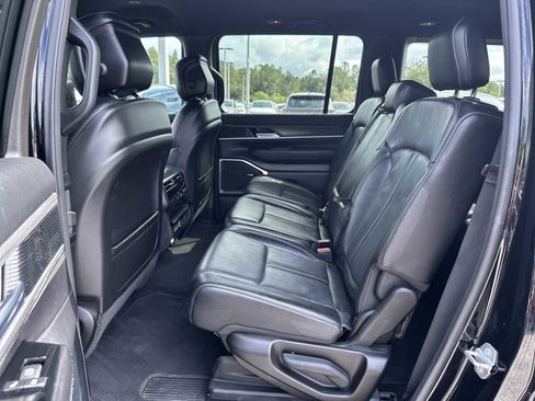 Used 2023 Jeep Wagoneer Series II image 17