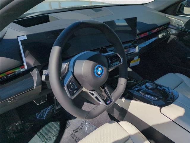 New 2027 BMW 550e xDrive w/ Premium Package AWD/4WD image 3