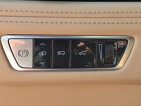 Certified 2025 Cadillac Escalade IQ Luxury 2 AWD/4WD image 23