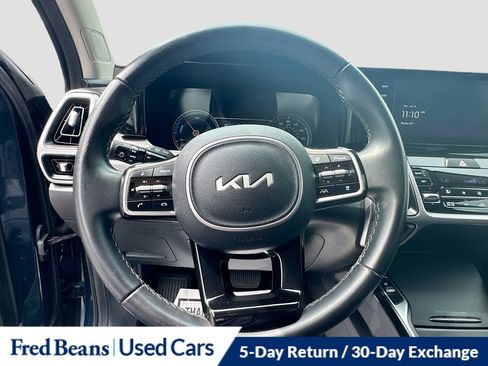 Used 2023 Kia Sorento EX AWD/4WD image 16