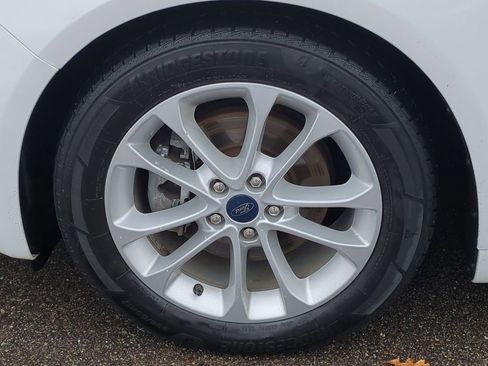 Used 2020 Ford Fusion SE image 12