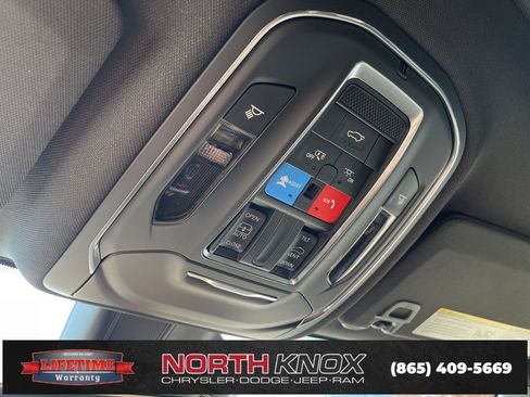 New 2025 Jeep Grand Cherokee L Altitude image 11