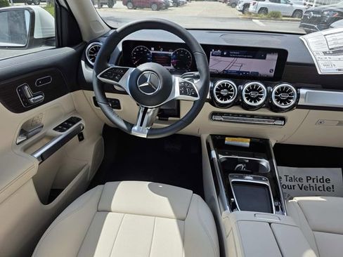 New 2026 Mercedes-Benz GLB 250 4MATIC image 4