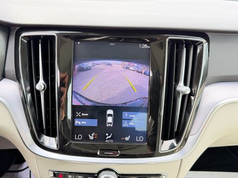 Used 2020 Volvo S60 T5 Momentum w/ Protection Package image 58