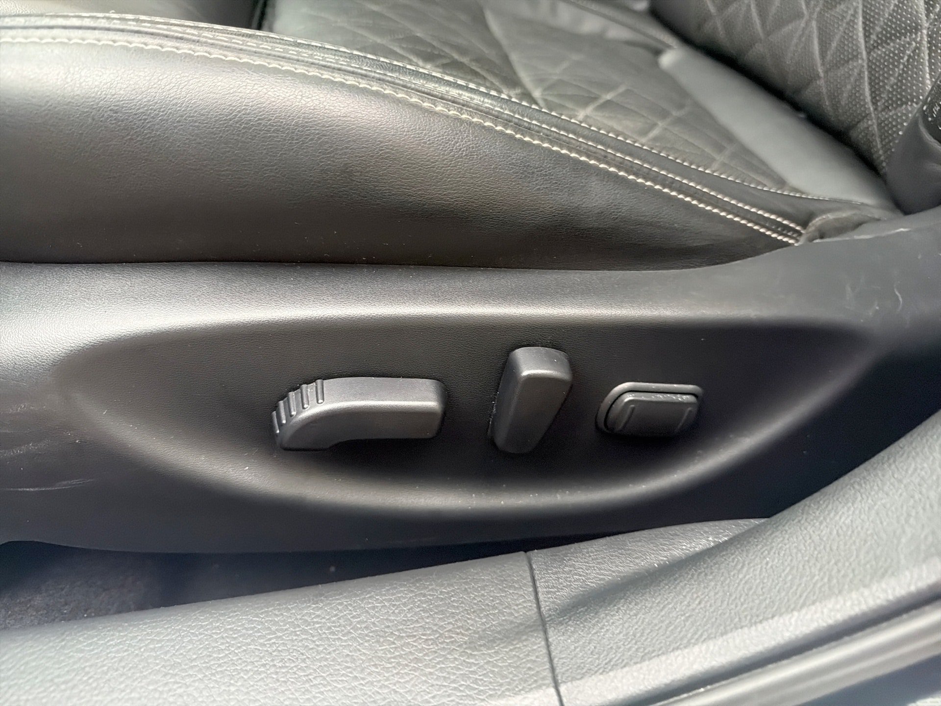 Used 2018 Nissan Maxima Platinum FWD image 14
