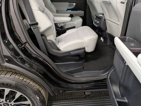 Used 2025 Ford Expedition Platinum AWD/4WD image 26